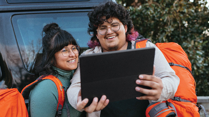 How To Stay Connected to Loved Ones While Traveling