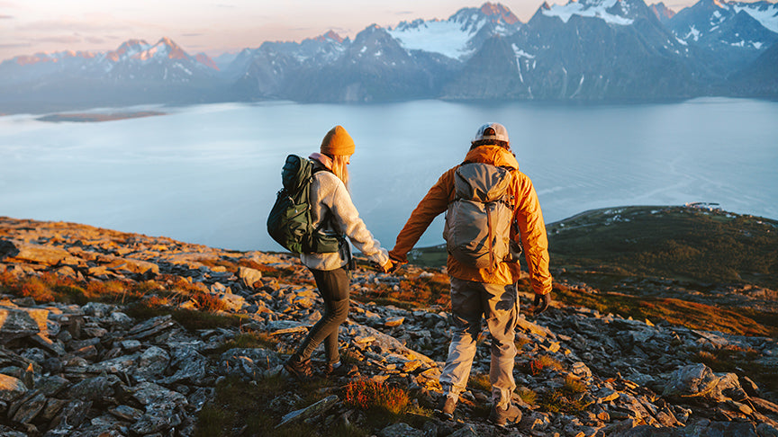 19 Romantic Camping Date Ideas for an Outdoorsy Valentine’s Day (2025)