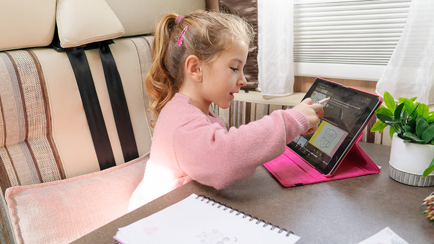 Roadschooling This Year? Here are Beginner-Friendly Tips for a Top-Tier Education on the Road in 2025